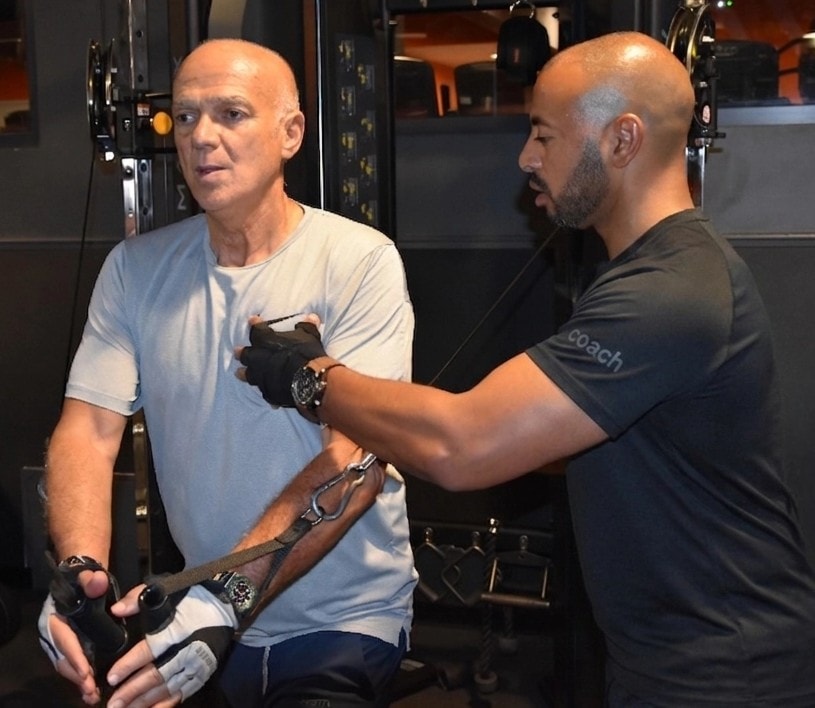 Coach sportif CQP Instructeur Fitness en séance avec un client à Chaville